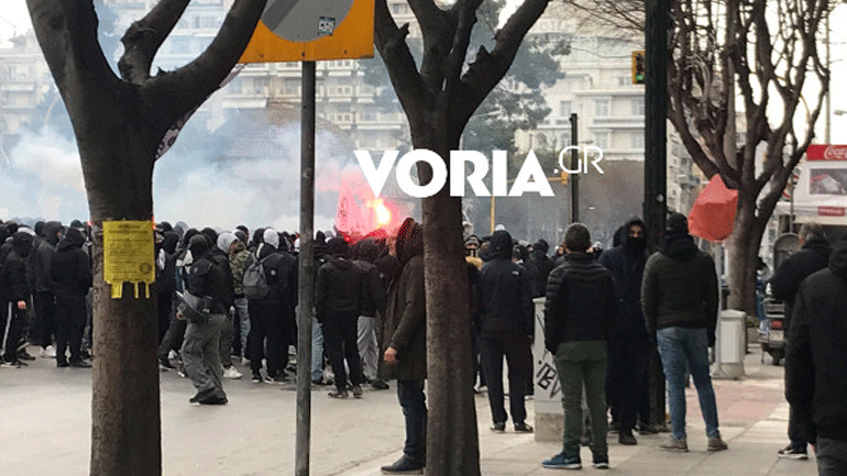 Θεσσαλονίκη: Πορεία διαμαρτυρίας οπαδών του ΠΑΟΚ για τον νέο αθλητικό νόμο