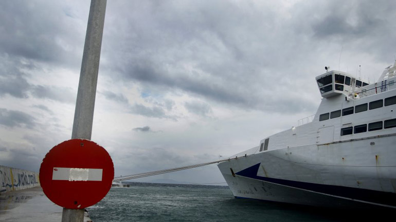 Πολλά τα προβλήματα στις ακτοπλοϊκές συγκοινωνίες – Απαγορευτικό σε Πειραιά-Ραφήνα-Λαύριο