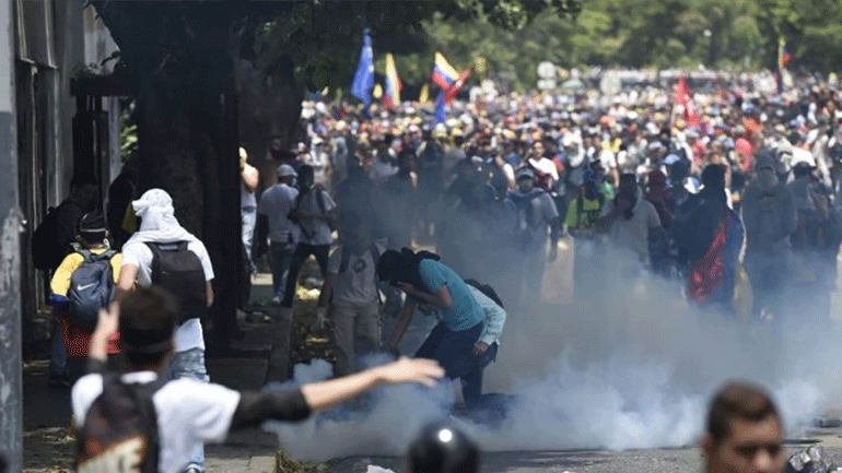 Οι Βρυξέλλες καταδικάζουν τη χρήση βίας από την κυβέρνηση της Βενεζουέλας