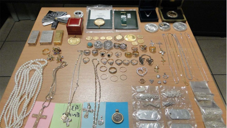 Στη φάκα 55χρονος με… εννέα πλάκες χρυσού Στη φάκα 55χρονος με… εννέα πλάκες χρυσού