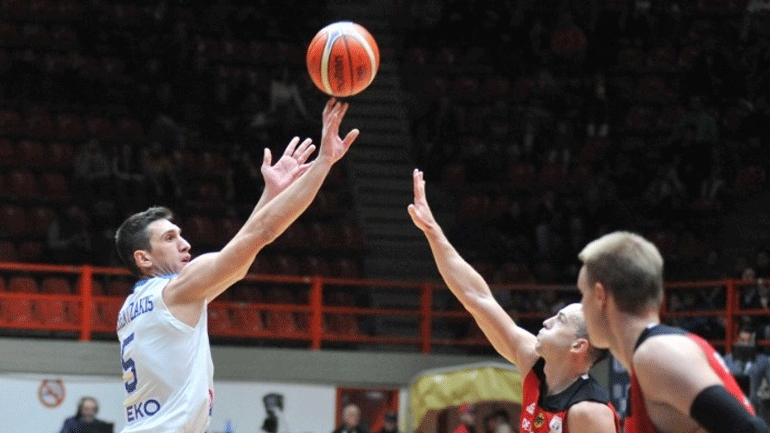 Λαρεντζάκης: «Κλείσαμε τ’ αυτιά μας στην αμφισβήτηση»