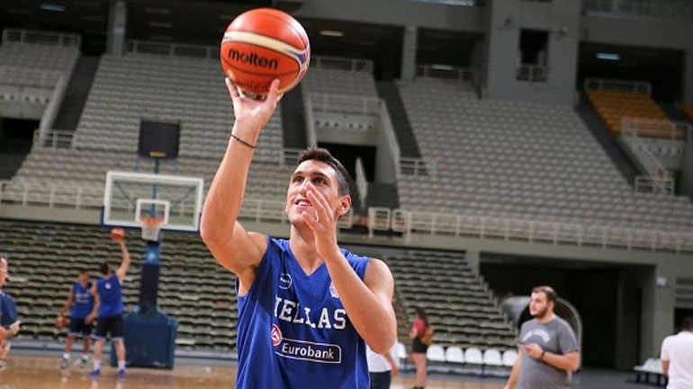 Λαρεντζάκης: «Κλείσαμε τα αυτιά στην αμφισβήτηση και παίξαμε για τη φανέλα»