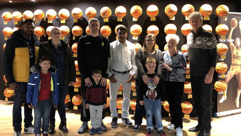 Ινδός έχει τρέλα με τον Άρη και μάλιστα έχει αγοράσει και εισιτήριο διαρκείας της ομάδας!