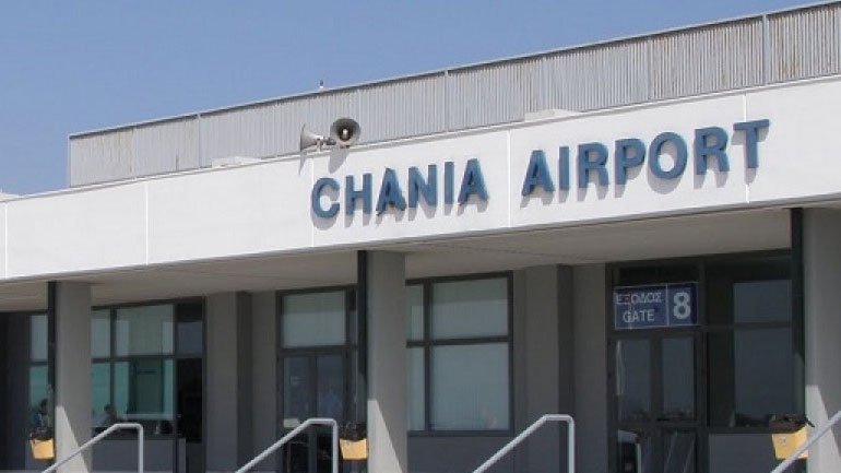 Δεν κατάφερε λόγω των ισχυρών ανέμων να προσγειωθεί στα Χανιά το Super Puma που μεταφέρει τον Σπίρτζη