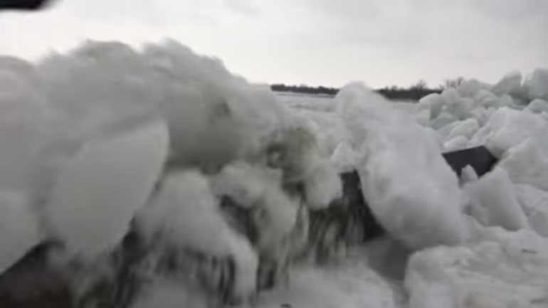 Τσουνάμι πάγου κατέγραψε Ελληνοκαναδός εξερευνητής στον Νιαγάρα