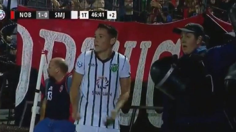 Αργεντινή: Ποδοσφαιριστής τσακώθηκε με αστυνομικό για μία εκτέλεση κόρνερ!