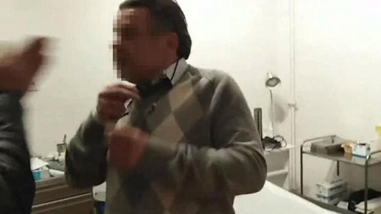 Εισβολή «Ρουβίκωνα» σε γραφείο γιατρού που κατηγορείται ότι είχε πάρει «φακελάκι» από καρκινοπαθή