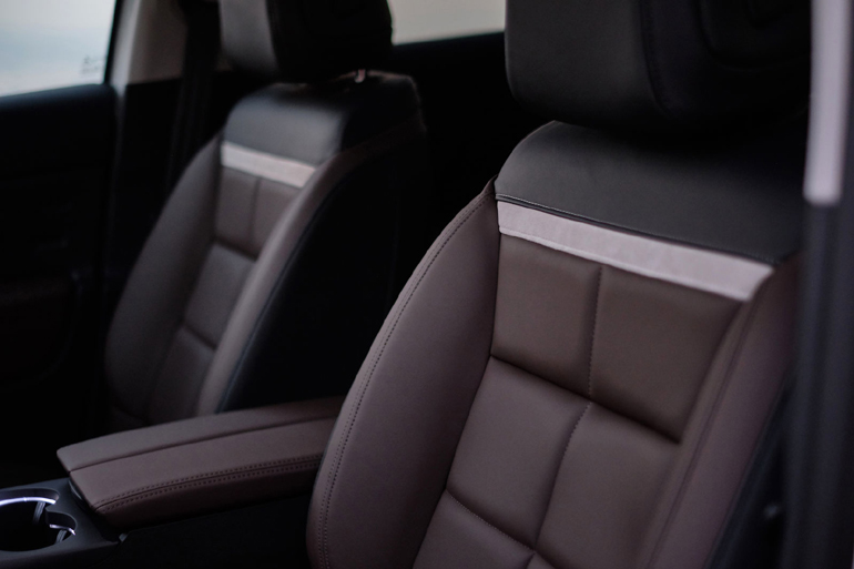 Αυτά τα καθίσματα είναι πολύ άνετα....