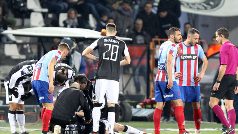 ΠΑΟΚ: Αποχώρησε τραυματίας από το παιχνίδι με τον Πανιώνιο ο Πέλκας