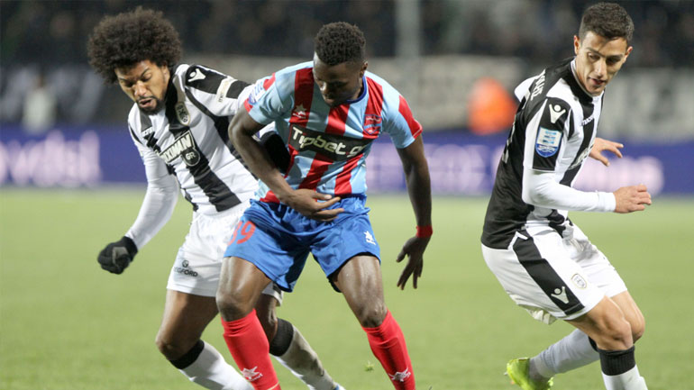 Άλλη μία διαιτητική αθλιότητα: Προκρίθηκε ο ΠΑΟΚ με ανύπαρκτο πέναλτι