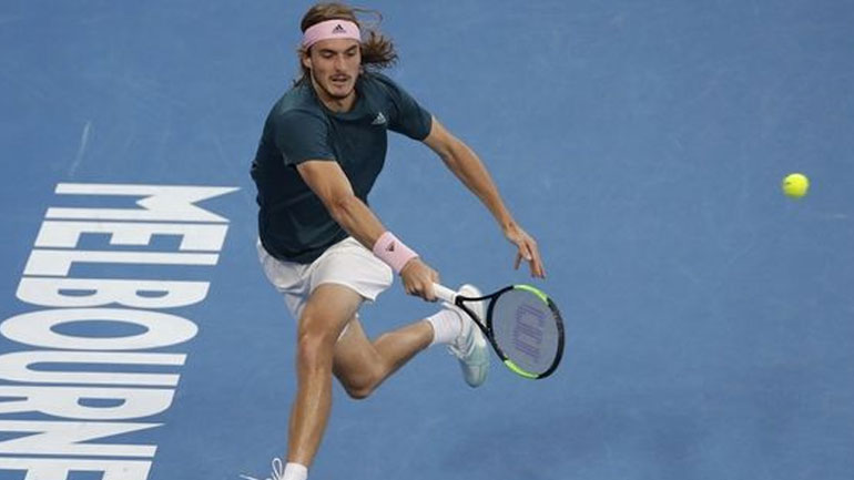 Συνεχίζει ακάθεκτος στο Ντουμπάι ο Τσιτσιπάς – Προκρίθηκε με «περίπατο» στα προημιτελικά