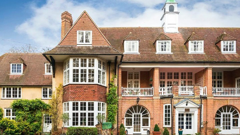 Πωλείται η κατοικία που ενέπνευσε τον δημιουργό του Τζέιμς Μποντ, Ίαν Φλέμινγκ