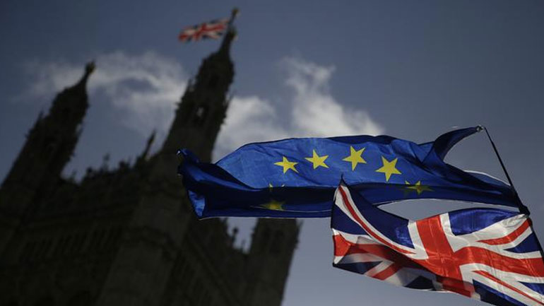 Deutsche Welle: Η Γαλλία προετοιμάζεται για ένα άτακτο Brexit