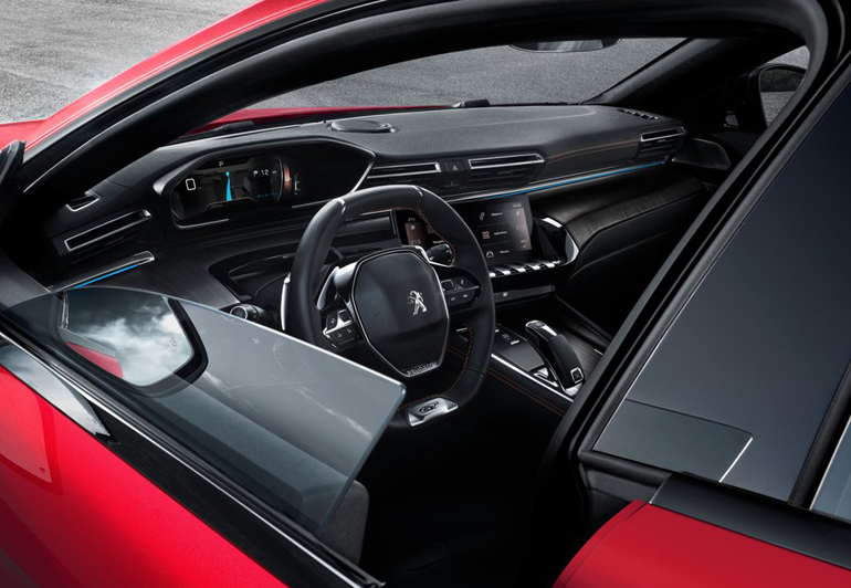 Το παράθυρο χωρίς πλαίσιο δεν χαρίζει μόνο ομορφιά αλλά και ουσία μειώνοντας το βάρος, χωρίς να 'βάζει' περισσότερο θόρυβο στην καμπίνα...