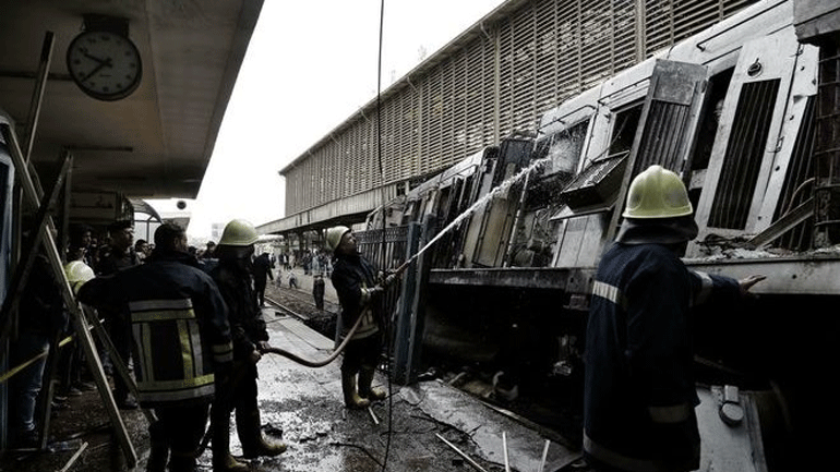 Αίγυπτος: Στους 22 ανήλθε ο αριθμός των νεκρών από το δυστύχημα στον σιδηροδρομικό σταθμό του Καΐρου