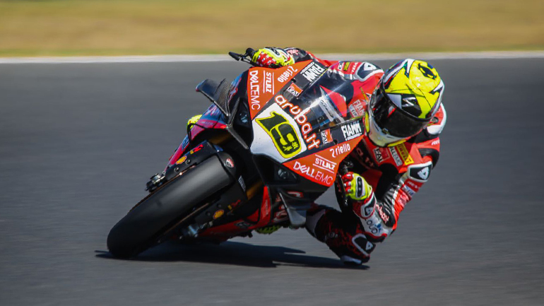 WSBK 2019: Σαρωτικό ξεκίνημα για Bautista και Ducati
