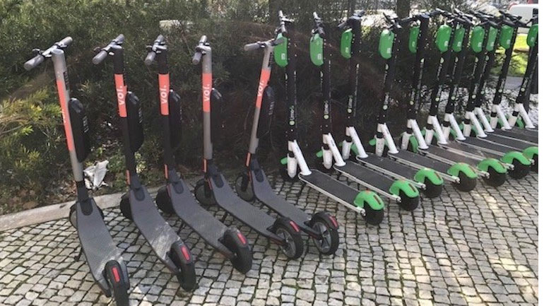 Νέα δεδομένα στην αστική μετακίνηση των Αθηναίων υπόσχεται η εταιρία Hive με τα ηλεκτρικά σκούτερ