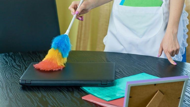 Ο πρώην αρχηγός της Αστυνομίας Κύπρου πήγε την οικιακή βοηθό του στο δικαστήριο για κλοπή… 20 ευρώ