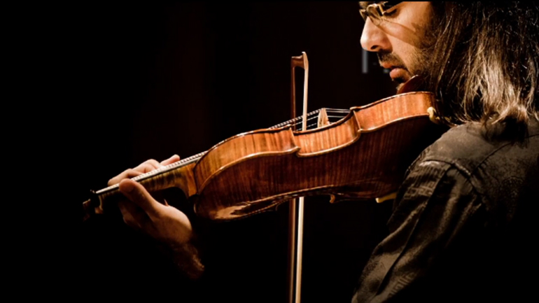 Ο Λεωνίδας Καβάκος συμπράττει με την ΚΟΑ στην Αθήνα και την περιφέρεια