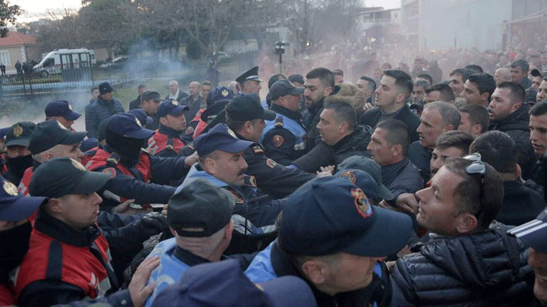 Αποδοκιμάζει τις ενέργειες της αλβανικής αντιπολίτευσης το Ευρωκοινοβούλιο