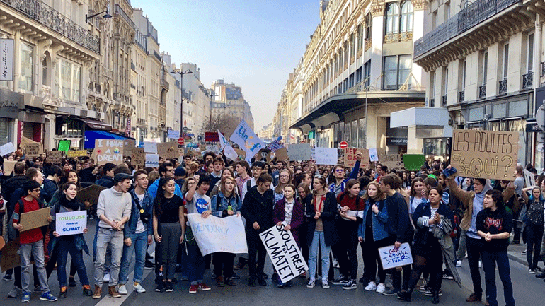 Γαλλία: Διαδηλώσεις νέων για το κλίμα