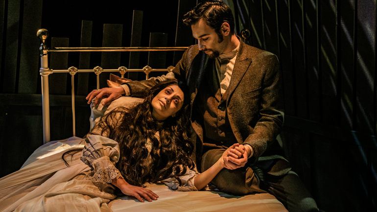 Οι πρώτες φωτογραφίες από τις πρόβες της όπερας «Η κερένια κούκλα»