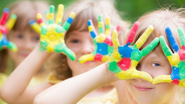 Παιδί και καλλιτεχνικές δραστηριότητες Παιδί και καλλιτεχνικές δραστηριότητες