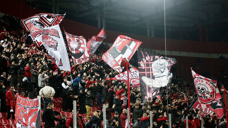 Θύρα 7: «Είστε λίγοι όλοι»