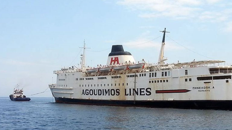 Αντιρρυπαντικό φράγμα τοποθετήθηκε γύρω από το «Πηνελόπη Α»