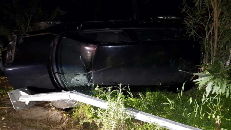 Κεφαλλονιά: Από θαύμα σώθηκε οδηγός IX που «έφυγε» από τον δρόμο