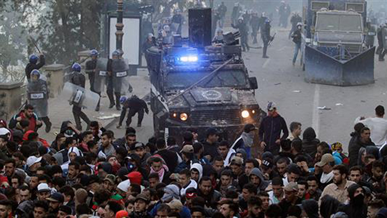 Αλγερία: 183 τραυματίες στις αντικυβερνητικές διαδηλώσεις