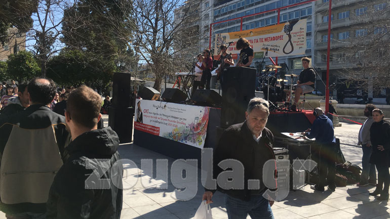 Διαμαρτυρία μετά μουσικής στο Σύνταγμα από εκπαιδευτικούς και μαθητές μουσικών σχολείων