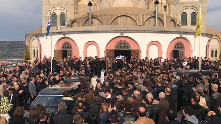 Θεσσαλονίκη: Σε κλίμα συγκίνησης η κηδεία του πυροσβέστη Δημήτρη Τσαλή