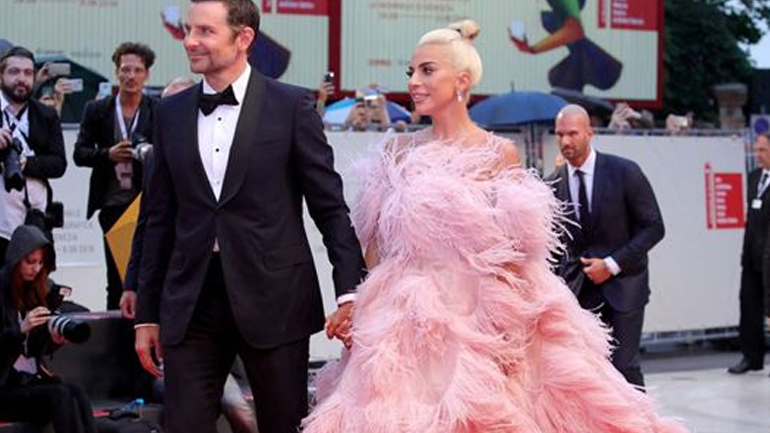 Η φωτογραφία που «καίει» την Lady Gaga και τον Bradley Cooper!