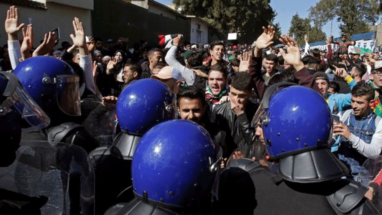 Αλγερία: Συνεχίζουν τις αντικυβερνητικές διαδηλώσεις οι φοιτητές