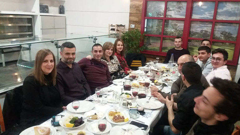 Όχι μόνο έκοψαν την πίτα αλλά πέρασαν και ωραία εκεί στην Θεσσαλονίκη!