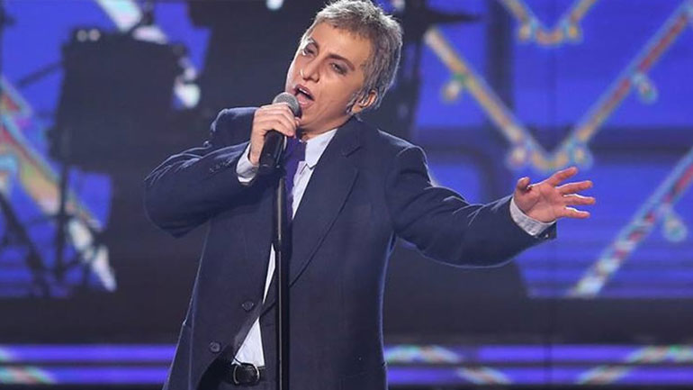 Η απίστευτη μεταμφίεση της Μελίνας Μακρή ως Θέμης Αδαμαντίδης που έκλεψε τις εντυπώσεις!