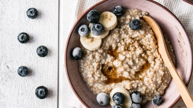 Γιατί πρέπει να ξεκινάς την ημέρα σου τρώγοντας βρώμη;