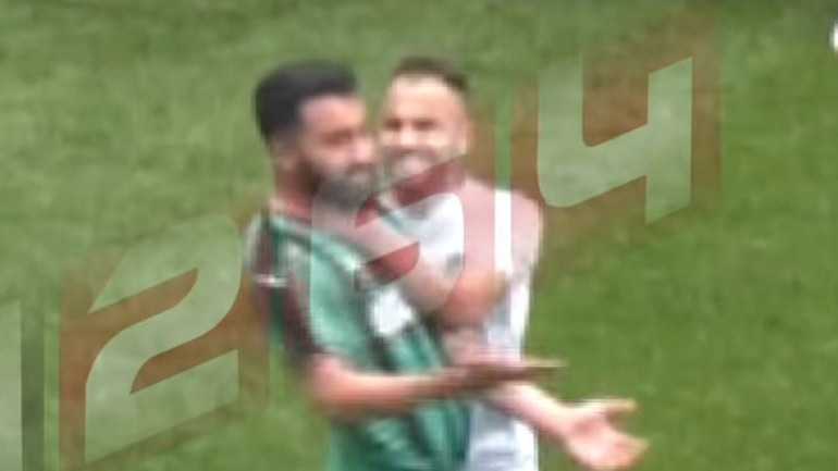 Τουρκία: Σοκαριστική ενέργεια ποδοσφαιριστή – Τραυμάτισε με ξυράφι αντίπαλό του την ώρα του αγώνα