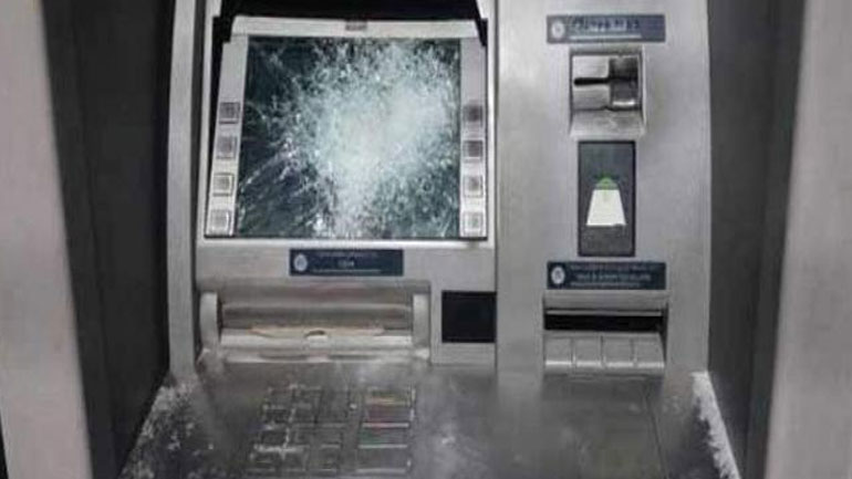 Έκρηξη σε ΑΤΜ στα Καλύβια