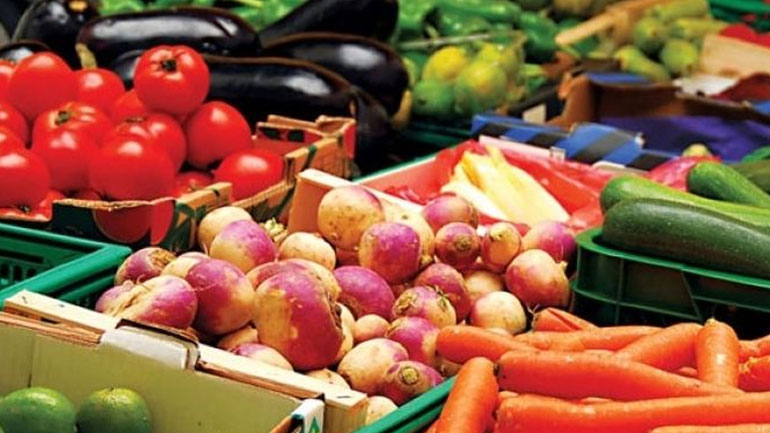 Δέσμευση οπωροκηπευτικών σε επιχείρηση του Πειραιά