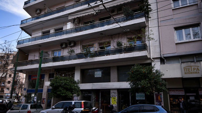 Πτώση γυναίκας από μπαλκόνι στο Παγκράτι