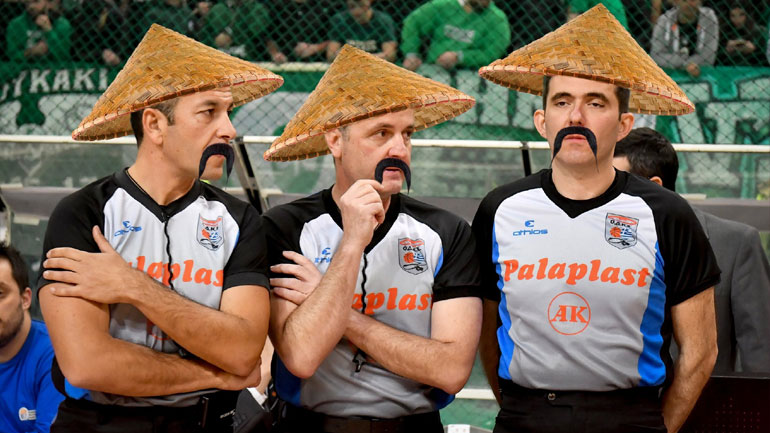 «Έντυσε» Κινέζους τους διαιτητές του ημιτελικού ο Ολυμπιακός