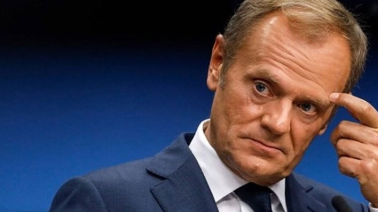 Ο Τουσκ καταγγέλλει τις «αντιευρωπαϊκές» εξωτερικές δυνάμεις που επιδιώκουν να επηρεάσουν τις εκλογές