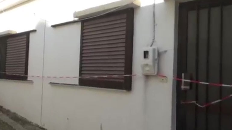 Τραγωδία στη Σητεία: Αυτό είναι το σπίτι όπου ο 36χρονος στραγγάλισε την εν διαστάσει σύζυγό του