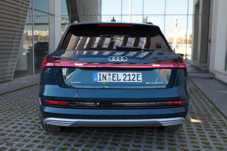 Πανέμορφο. Ειδικά τη νύχτα!