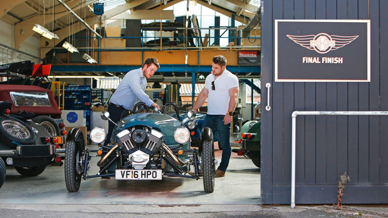 Πωλείται η ιστορική βρετανική φίρμα