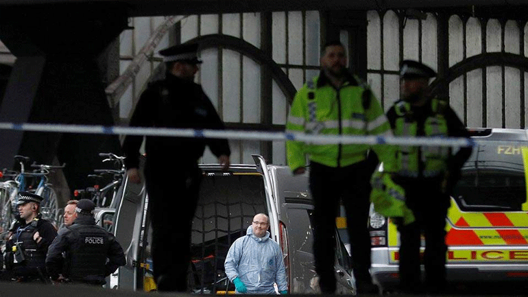 Πληροφορίες για ύποπτους φακέλους σε Εδιμβούργο και Γλασκώβη