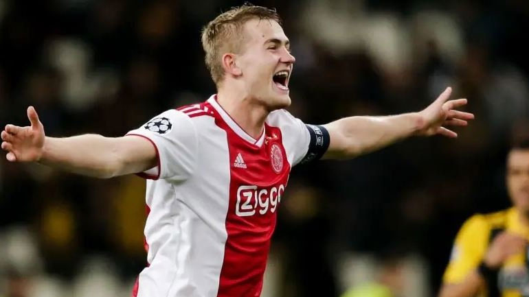 Ο αρχηγός του Άγιαξ, ο οποίος έχει προσελκύσει το ενδιαφέρον μεγάλων ευρωπαϊκών ομάδων