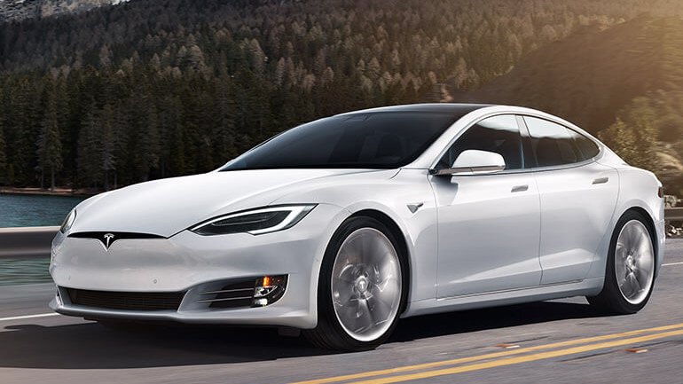 Ο οδηγός ενός Tesla κοιμάται ενώ ταξιδεύει με 120 χλμ./ώρα